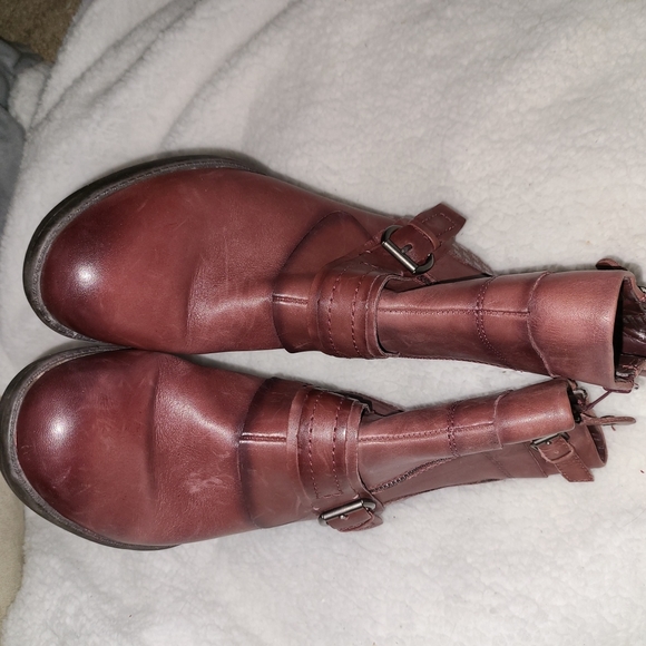 Earth Size 9.5 Dark Red Leather Booties - Picture 2 of 10